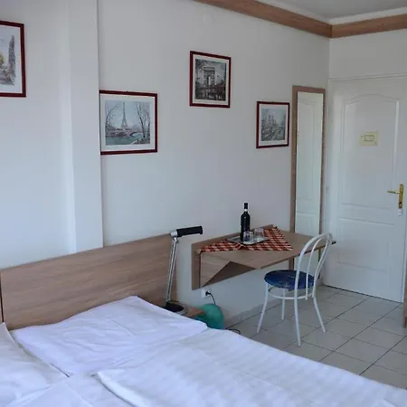 Balaton Szálloda 3*